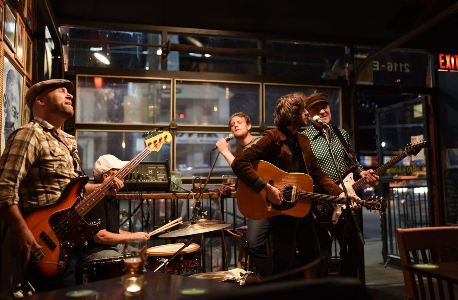 Best Bars With Live Music In Toronto On The Top List The Dancing 